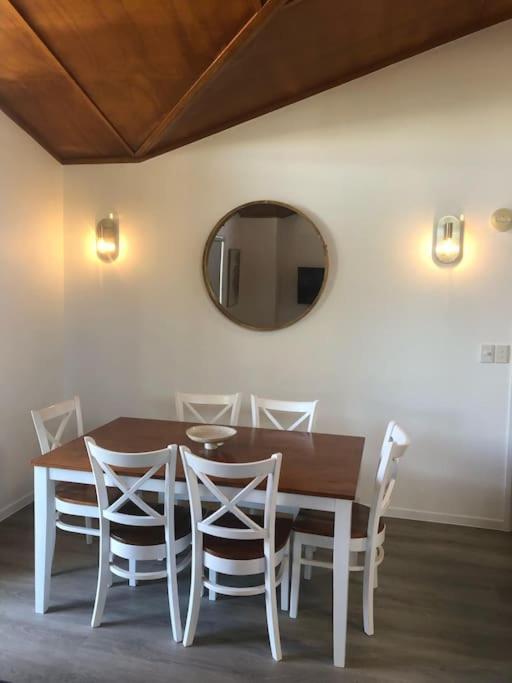 The Villas - Hervey Bay - 2 Separate Villas Urangan Екстериор снимка