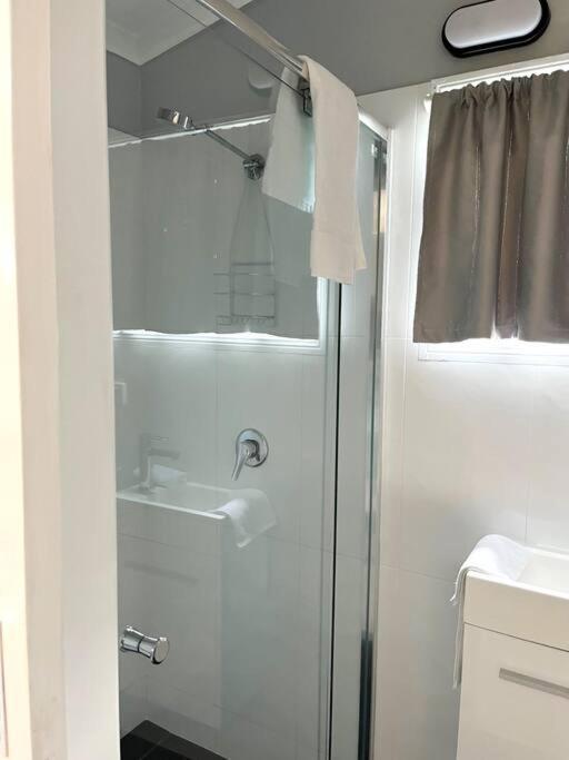 The Villas - Hervey Bay - 2 Separate Villas Urangan Екстериор снимка